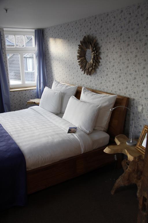 Zur Ewigen Lampe Romantisches Landhotel & Restaurant Нідеґґен Номер фото